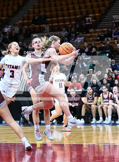 Thumbnail 3 in Legend vs. Horizon (CHSAA 6A Great 8) photogallery.