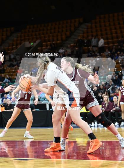 Thumbnail 2 in Legend vs. Horizon (CHSAA 6A Great 8) photogallery.