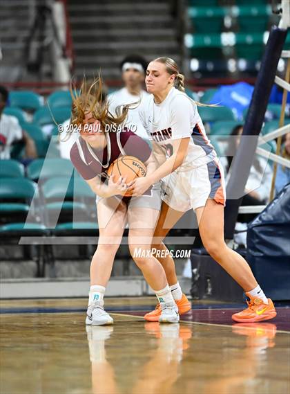 Thumbnail 3 in Legend vs. Horizon (CHSAA 6A Great 8) photogallery.