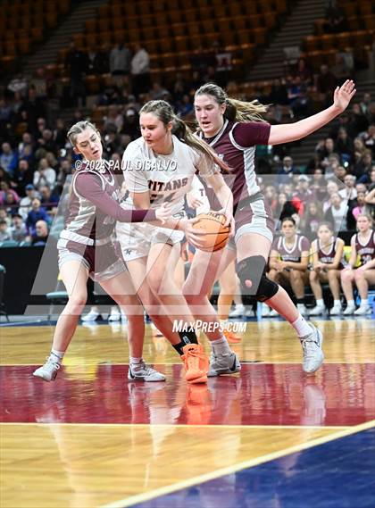 Thumbnail 2 in Legend vs. Horizon (CHSAA 6A Great 8) photogallery.