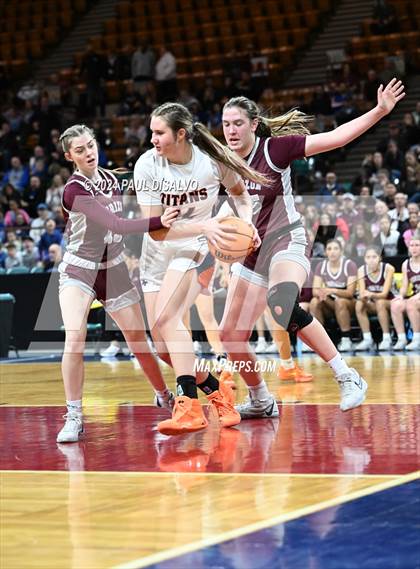 Thumbnail 3 in Legend vs. Horizon (CHSAA 6A Great 8) photogallery.