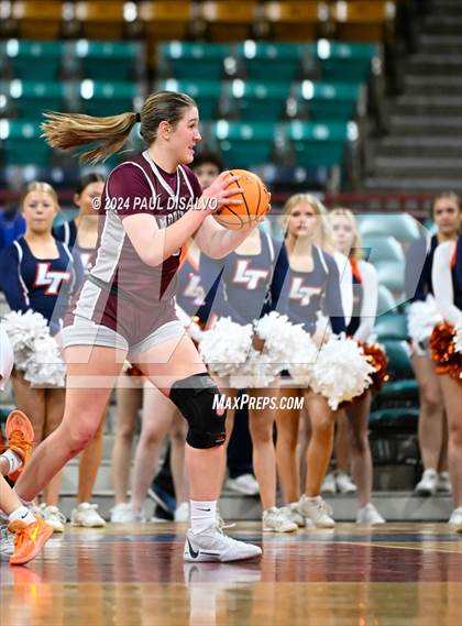 Thumbnail 2 in Legend vs. Horizon (CHSAA 6A Great 8) photogallery.