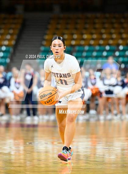 Thumbnail 2 in Legend vs. Horizon (CHSAA 6A Great 8) photogallery.