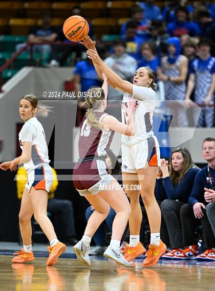 Thumbnail 3 in Legend vs. Horizon (CHSAA 6A Great 8) photogallery.