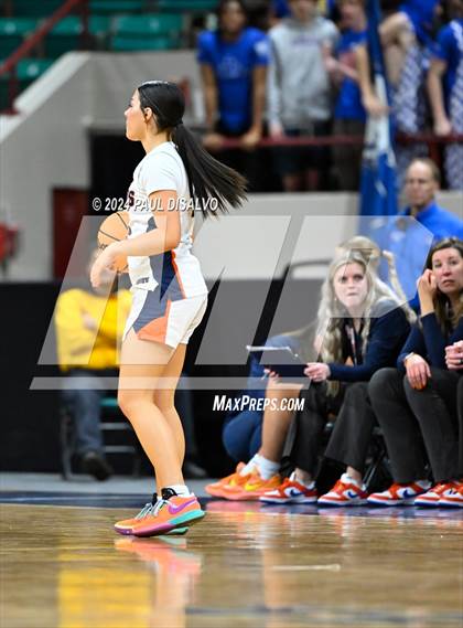 Thumbnail 3 in Legend vs. Horizon (CHSAA 6A Great 8) photogallery.