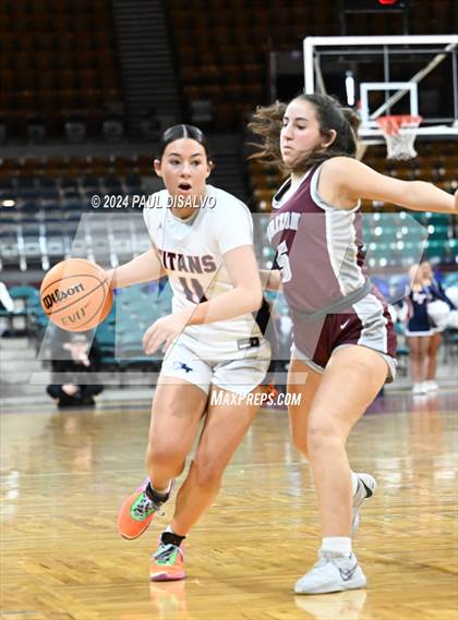 Thumbnail 3 in Legend vs. Horizon (CHSAA 6A Great 8) photogallery.