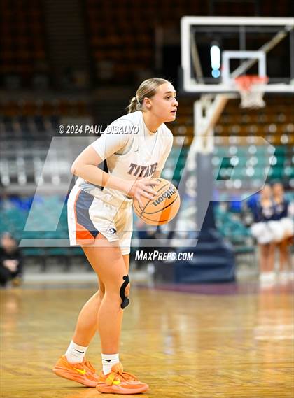 Thumbnail 1 in Legend vs. Horizon (CHSAA 6A Great 8) photogallery.