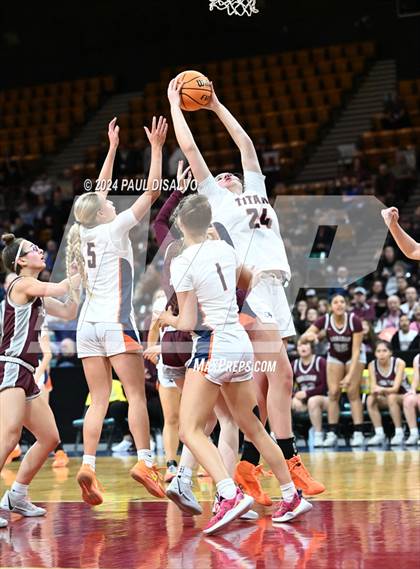 Thumbnail 2 in Legend vs. Horizon (CHSAA 6A Great 8) photogallery.
