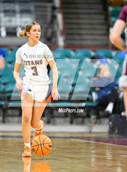Thumbnail 2 in Legend vs. Horizon (CHSAA 6A Great 8) photogallery.