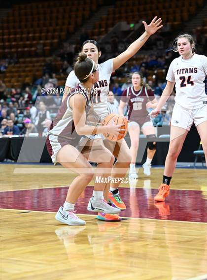 Thumbnail 1 in Legend vs. Horizon (CHSAA 6A Great 8) photogallery.
