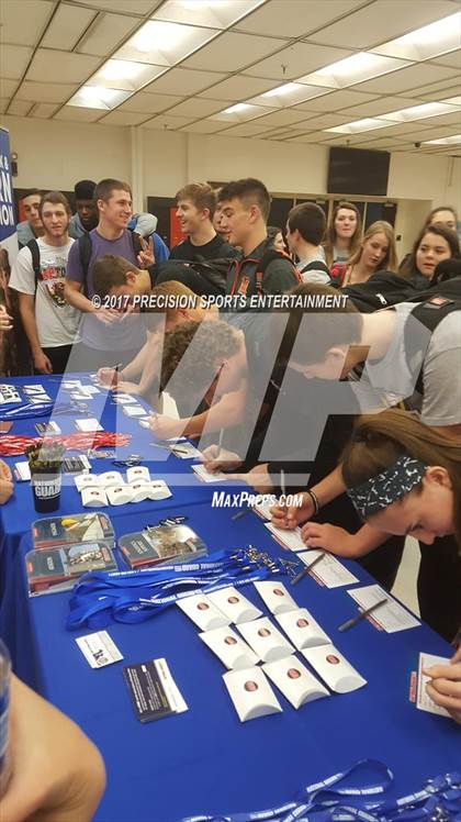 Thumbnail 3 in Middletown TOC Ceremony photogallery.