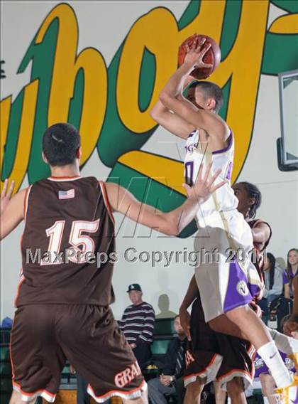 Thumbnail 1 in Grant vs. Valencia (Canyon Classic) photogallery.