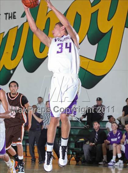 Thumbnail 3 in Grant vs. Valencia (Canyon Classic) photogallery.