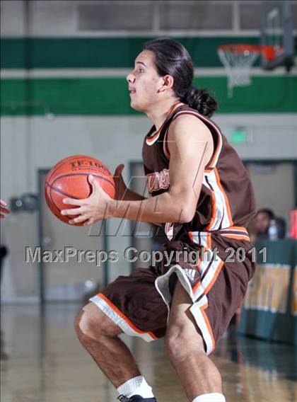 Thumbnail 3 in Grant vs. Valencia (Canyon Classic) photogallery.