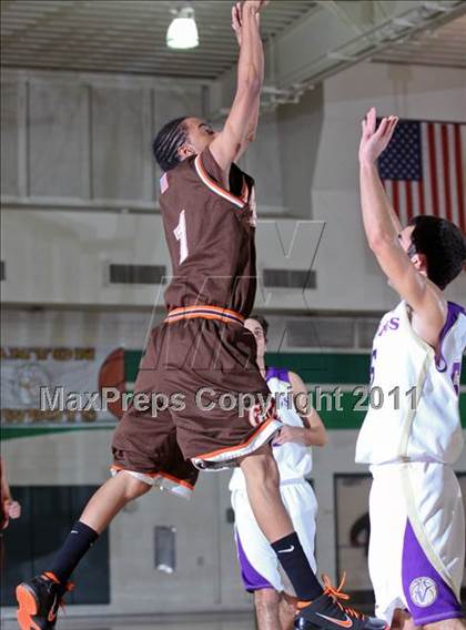 Thumbnail 2 in Grant vs. Valencia (Canyon Classic) photogallery.
