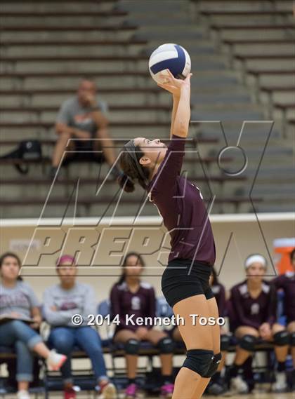 Thumbnail 3 in Highlands vs Medina Valley (SAISD Tournament) photogallery.