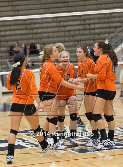 Thumbnail 2 in Highlands vs Medina Valley (SAISD Tournament) photogallery.