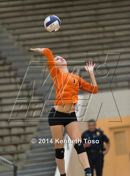 Thumbnail 1 in Highlands vs Medina Valley (SAISD Tournament) photogallery.