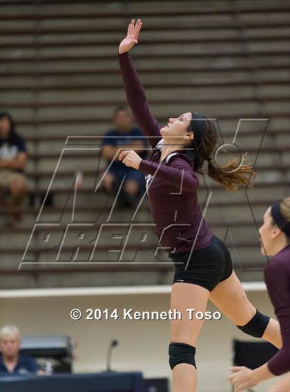 Thumbnail 2 in Highlands vs Medina Valley (SAISD Tournament) photogallery.