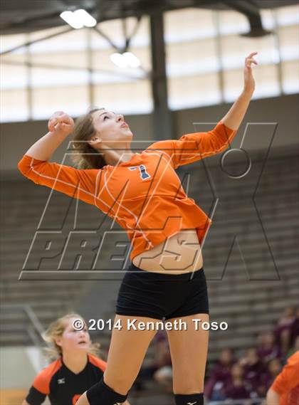 Thumbnail 1 in Highlands vs Medina Valley (SAISD Tournament) photogallery.