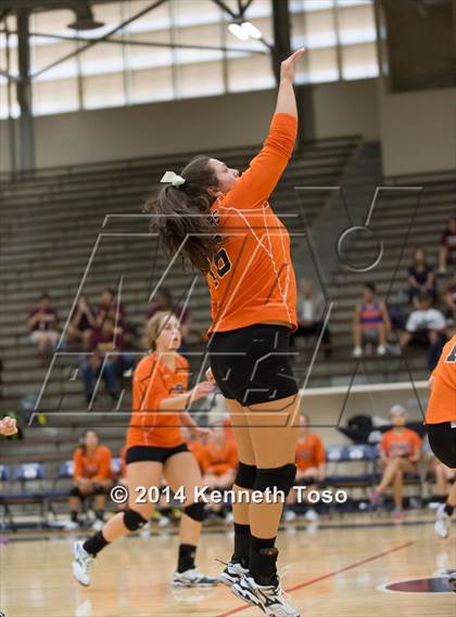 Thumbnail 2 in Highlands vs Medina Valley (SAISD Tournament) photogallery.