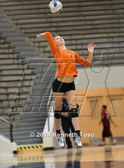 Thumbnail 3 in Highlands vs Medina Valley (SAISD Tournament) photogallery.