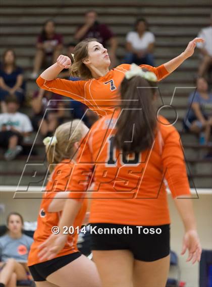 Thumbnail 1 in Highlands vs Medina Valley (SAISD Tournament) photogallery.