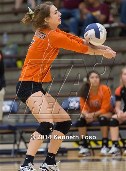 Thumbnail 1 in Highlands vs Medina Valley (SAISD Tournament) photogallery.
