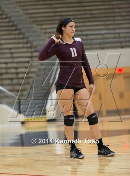 Thumbnail 2 in Highlands vs Medina Valley (SAISD Tournament) photogallery.