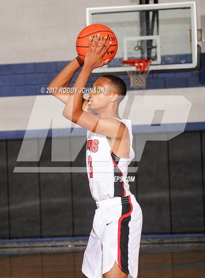 Thumbnail 3 in Sam Rayburn vs. Langham Creek (McDonald's Texas Invitational) photogallery.