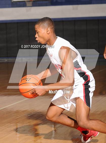 Thumbnail 3 in Sam Rayburn vs. Langham Creek (McDonald's Texas Invitational) photogallery.