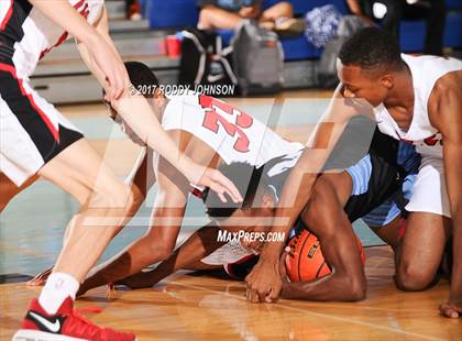 Thumbnail 2 in Sam Rayburn vs. Langham Creek (McDonald's Texas Invitational) photogallery.