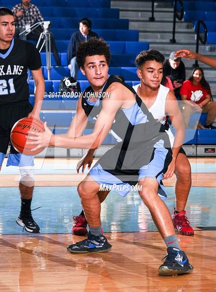 Thumbnail 3 in Sam Rayburn vs. Langham Creek (McDonald's Texas Invitational) photogallery.