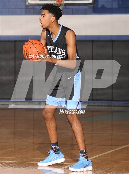 Thumbnail 2 in Sam Rayburn vs. Langham Creek (McDonald's Texas Invitational) photogallery.