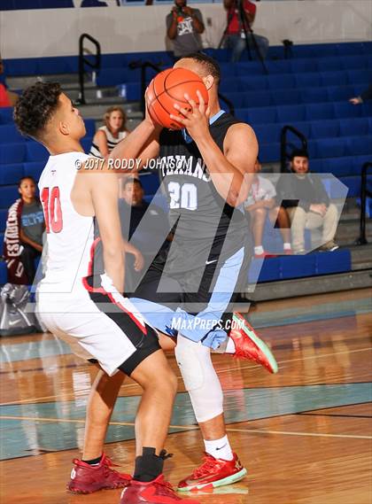 Thumbnail 2 in Sam Rayburn vs. Langham Creek (McDonald's Texas Invitational) photogallery.
