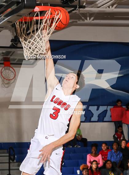 Thumbnail 2 in Sam Rayburn vs. Langham Creek (McDonald's Texas Invitational) photogallery.