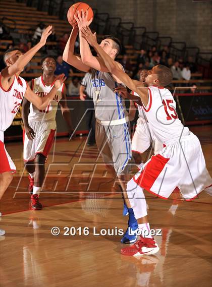 Thumbnail 3 in Etiwanda vs. Santa Margarita (Nike Extravaganza) photogallery.
