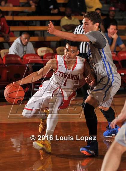 Thumbnail 2 in Etiwanda vs. Santa Margarita (Nike Extravaganza) photogallery.
