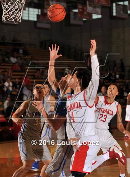 Thumbnail 1 in Etiwanda vs. Santa Margarita (Nike Extravaganza) photogallery.