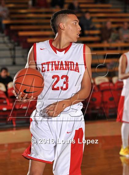 Thumbnail 1 in Etiwanda vs. Santa Margarita (Nike Extravaganza) photogallery.
