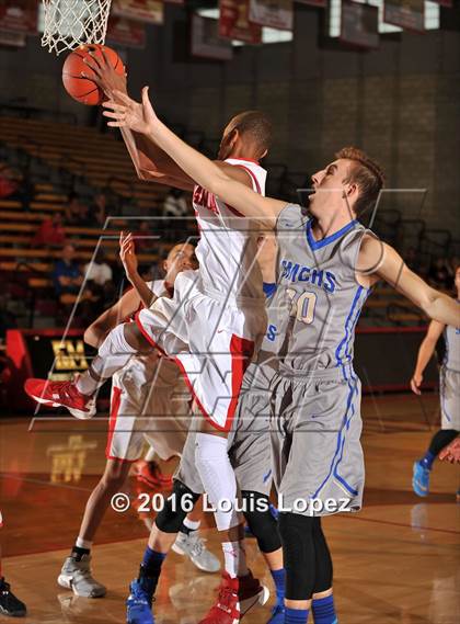 Thumbnail 3 in Etiwanda vs. Santa Margarita (Nike Extravaganza) photogallery.