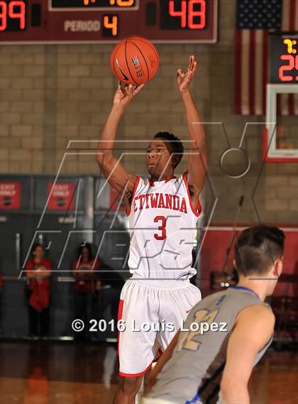 Thumbnail 3 in Etiwanda vs. Santa Margarita (Nike Extravaganza) photogallery.