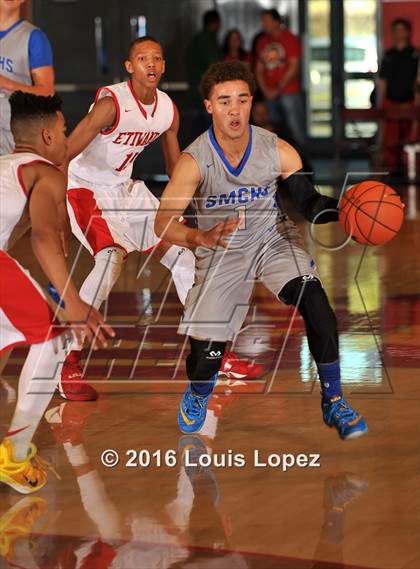 Thumbnail 2 in Etiwanda vs. Santa Margarita (Nike Extravaganza) photogallery.
