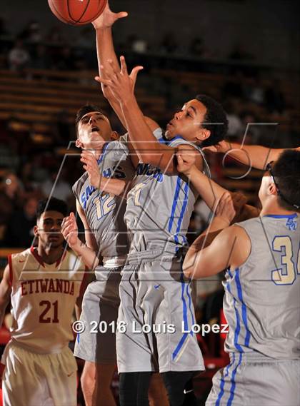 Thumbnail 1 in Etiwanda vs. Santa Margarita (Nike Extravaganza) photogallery.