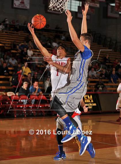 Thumbnail 2 in Etiwanda vs. Santa Margarita (Nike Extravaganza) photogallery.