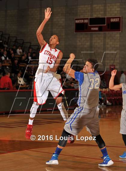 Thumbnail 1 in Etiwanda vs. Santa Margarita (Nike Extravaganza) photogallery.