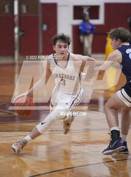 Thumbnail 2 in East Hampton vs Archbishop Molloy (Holiday Classic) photogallery.