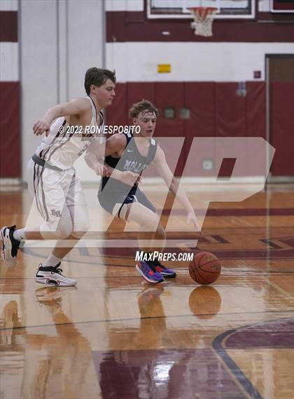 Thumbnail 2 in East Hampton vs Archbishop Molloy (Holiday Classic) photogallery.