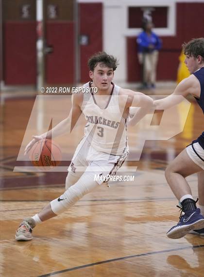 Thumbnail 3 in East Hampton vs Archbishop Molloy (Holiday Classic) photogallery.