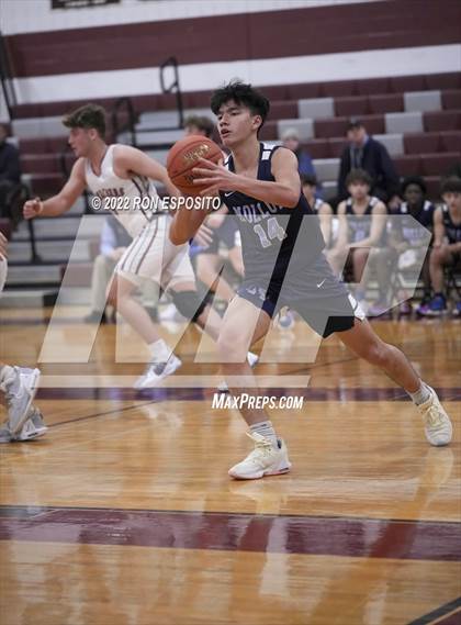 Thumbnail 3 in East Hampton vs Archbishop Molloy (Holiday Classic) photogallery.